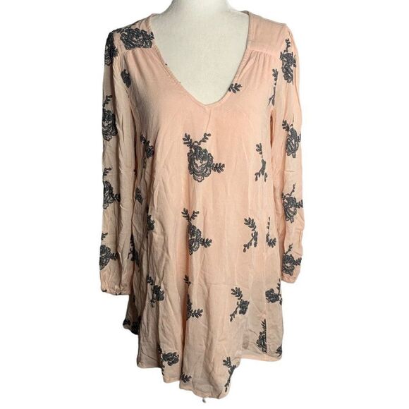 Free People Embroidered Mini Dress S Pink Long Sleeve Elastic V Neck Key Hole - Picture 1 of 7